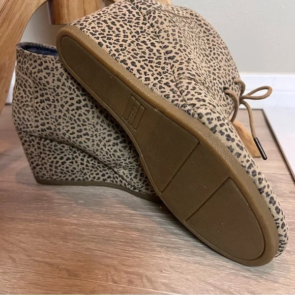 Toms Kala Desert Wedge Suede Ankle Booties Cheetah Leopard Print Size 8 - Picture 7 of 7